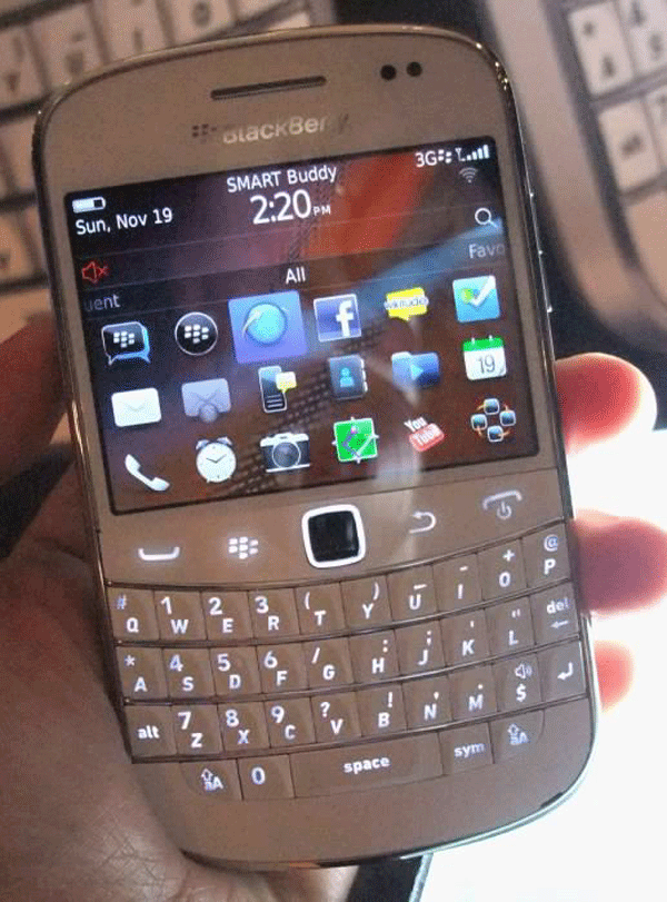blackberry-9900-white.png