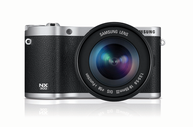 NX300_002_Front-with-Lens_black