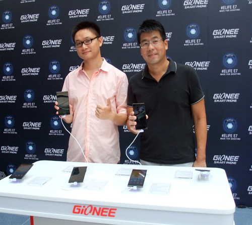 Gionee Philippines country manager Beally Lee presents the new ELIFE E7
