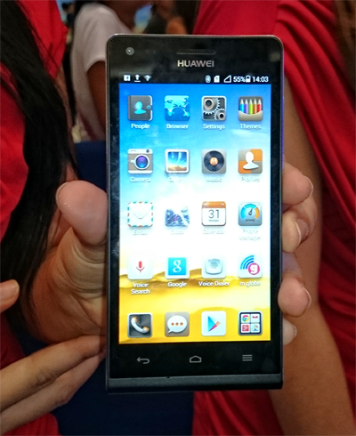 The Huawei Ascend G6 is similar to the Ascend P6, except only for the color and size of internal memory. Its price is also lower, only selling for P9990.