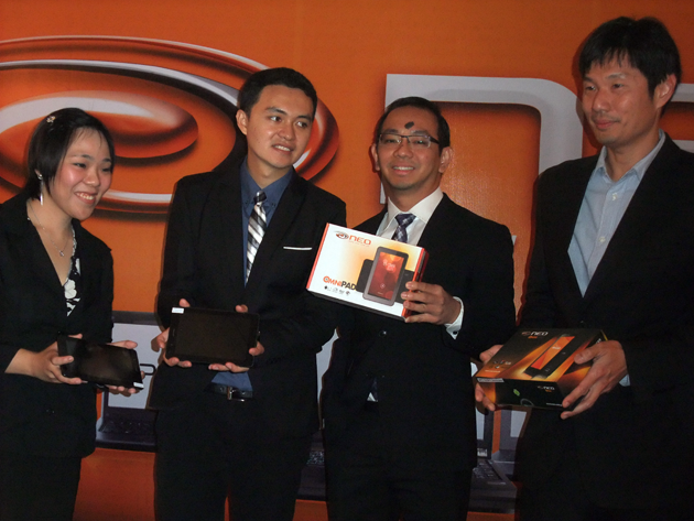 NEO officials, with founder Jason Cheng (extreme R), introduces the new tablets